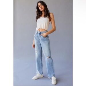 BDG Cowboy Straight Leg Distressed Jean in Light Blue Wash Women’s Size 28